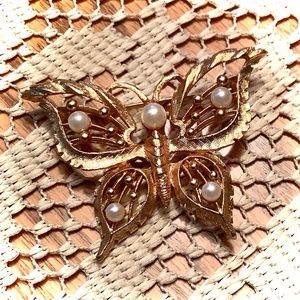 Vintage Brooch Pin gold butterfly faux Pearl costume jewelry